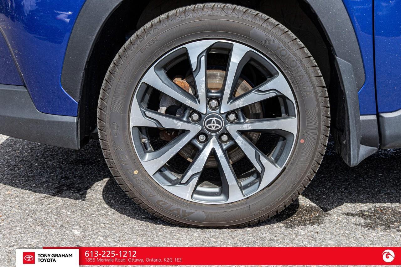 2022 Toyota Corolla Cross XLE Photo