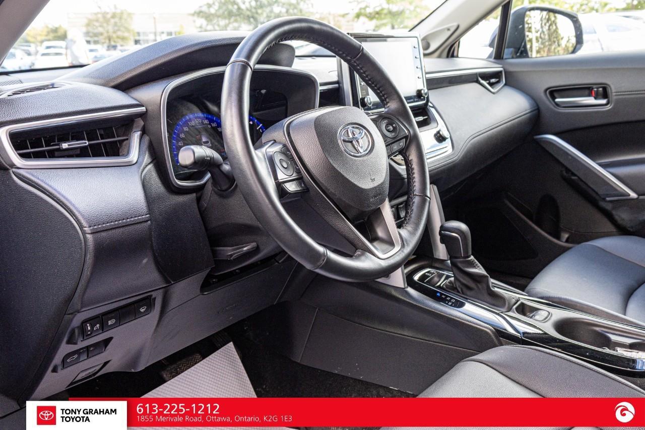 2022 Toyota Corolla Cross XLE Photo