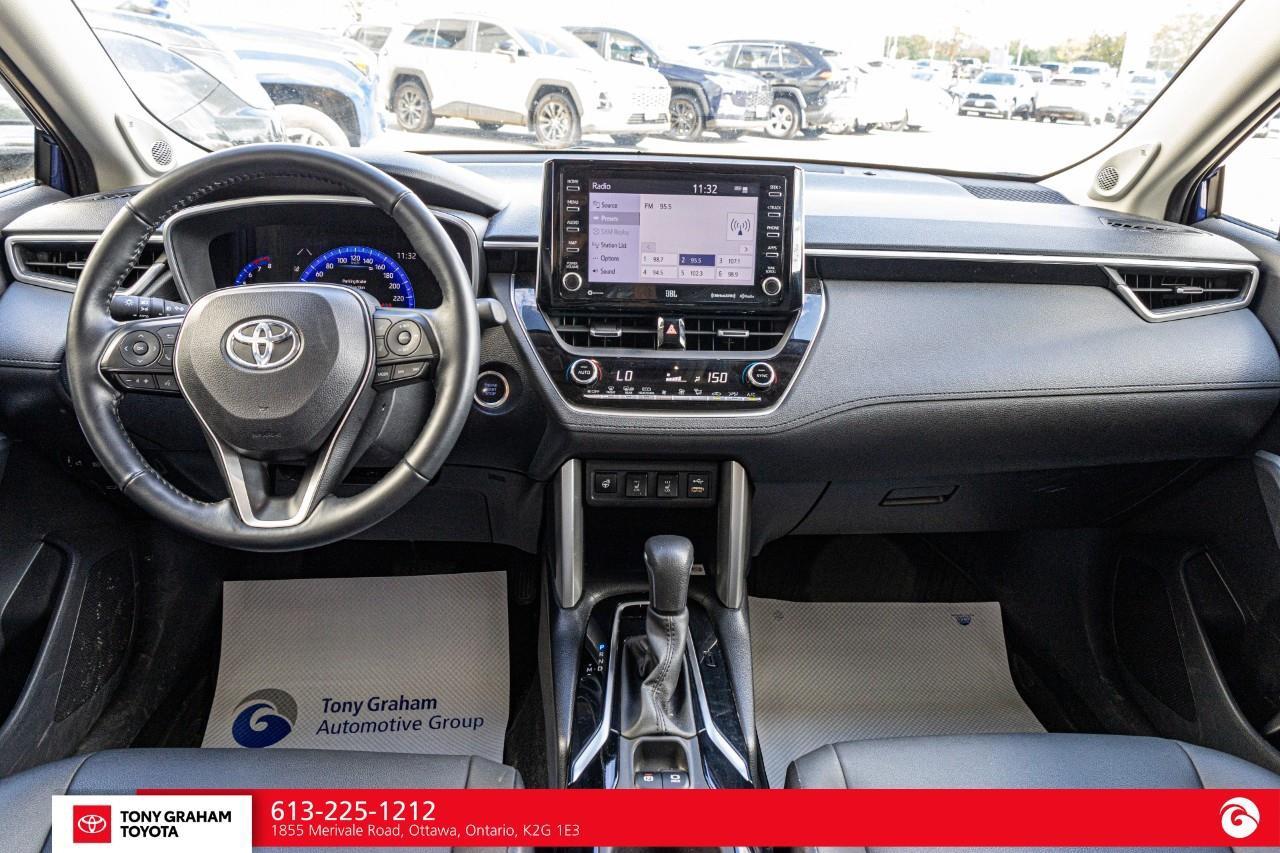 2022 Toyota Corolla Cross XLE Photo