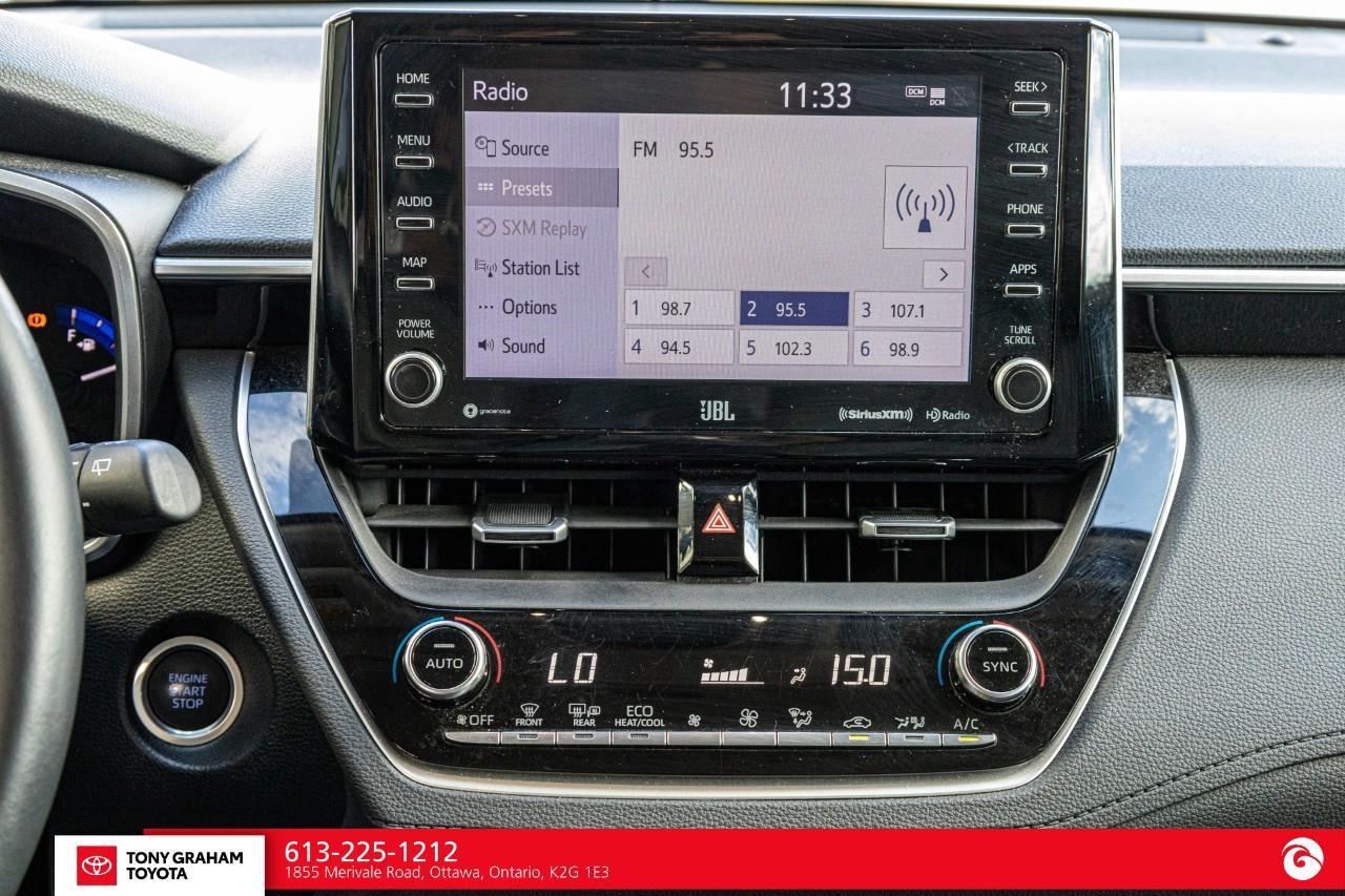 2022 Toyota Corolla Cross XLE Photo