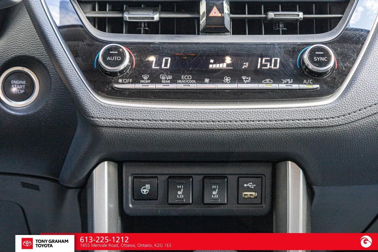 2022 Toyota Corolla Cross XLE Photo