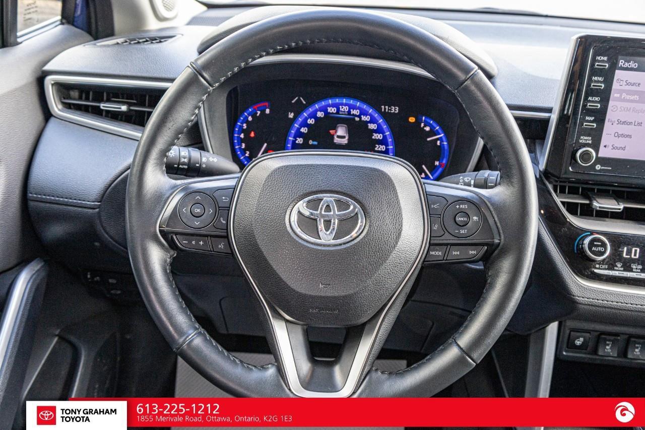 2022 Toyota Corolla Cross XLE Photo