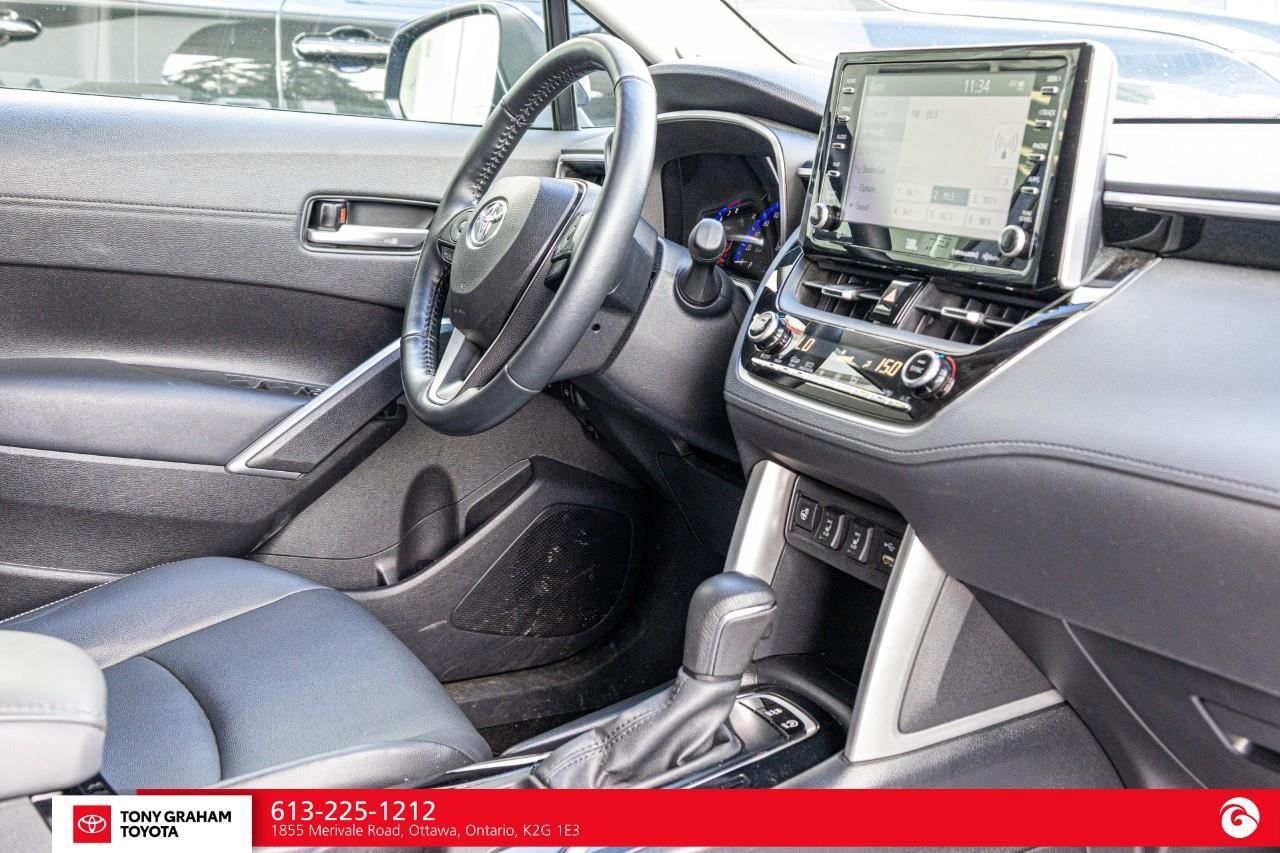 2022 Toyota Corolla Cross XLE Photo