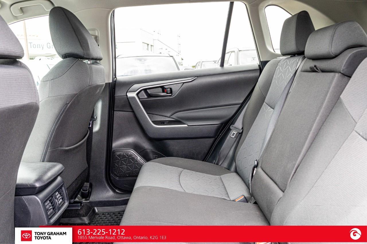 2025 Toyota RAV4 LE Photo