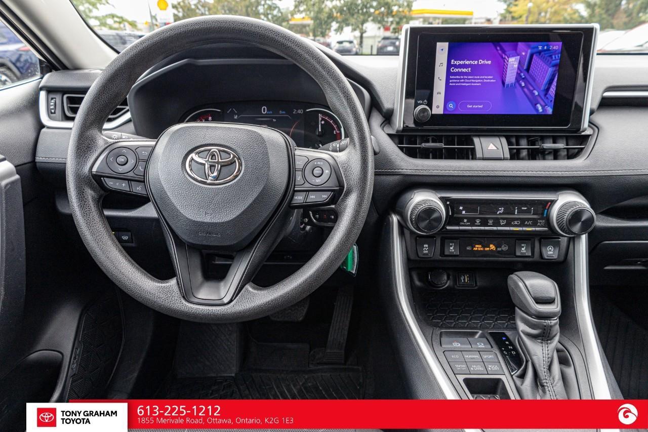 2025 Toyota RAV4 LE Photo
