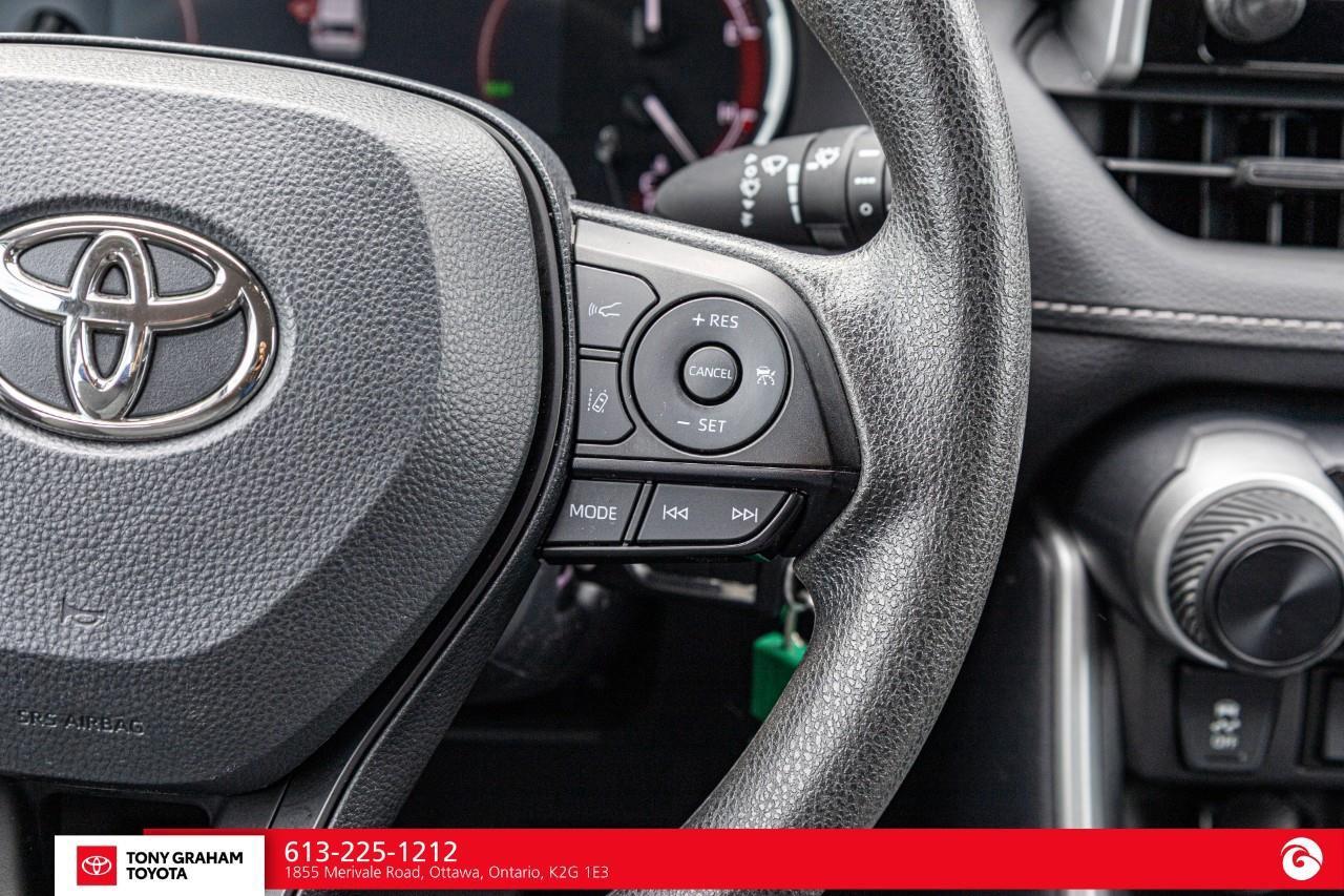 2025 Toyota RAV4 LE Photo