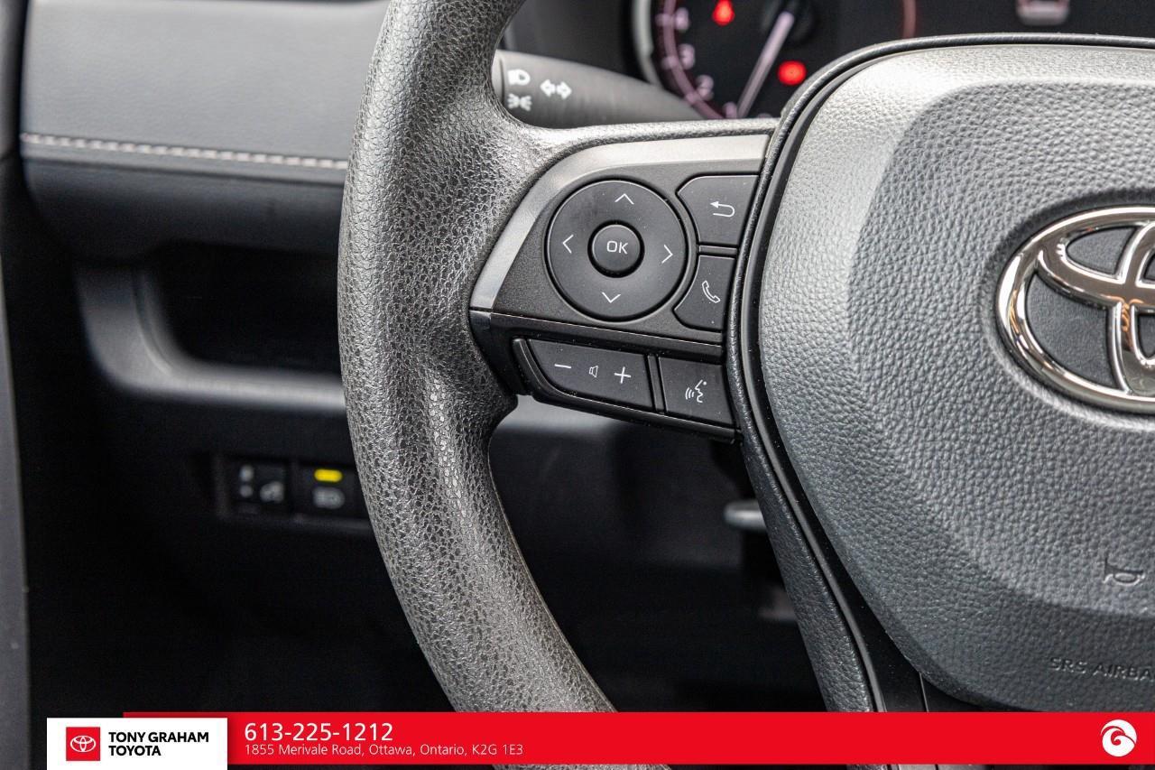 2025 Toyota RAV4 LE Photo