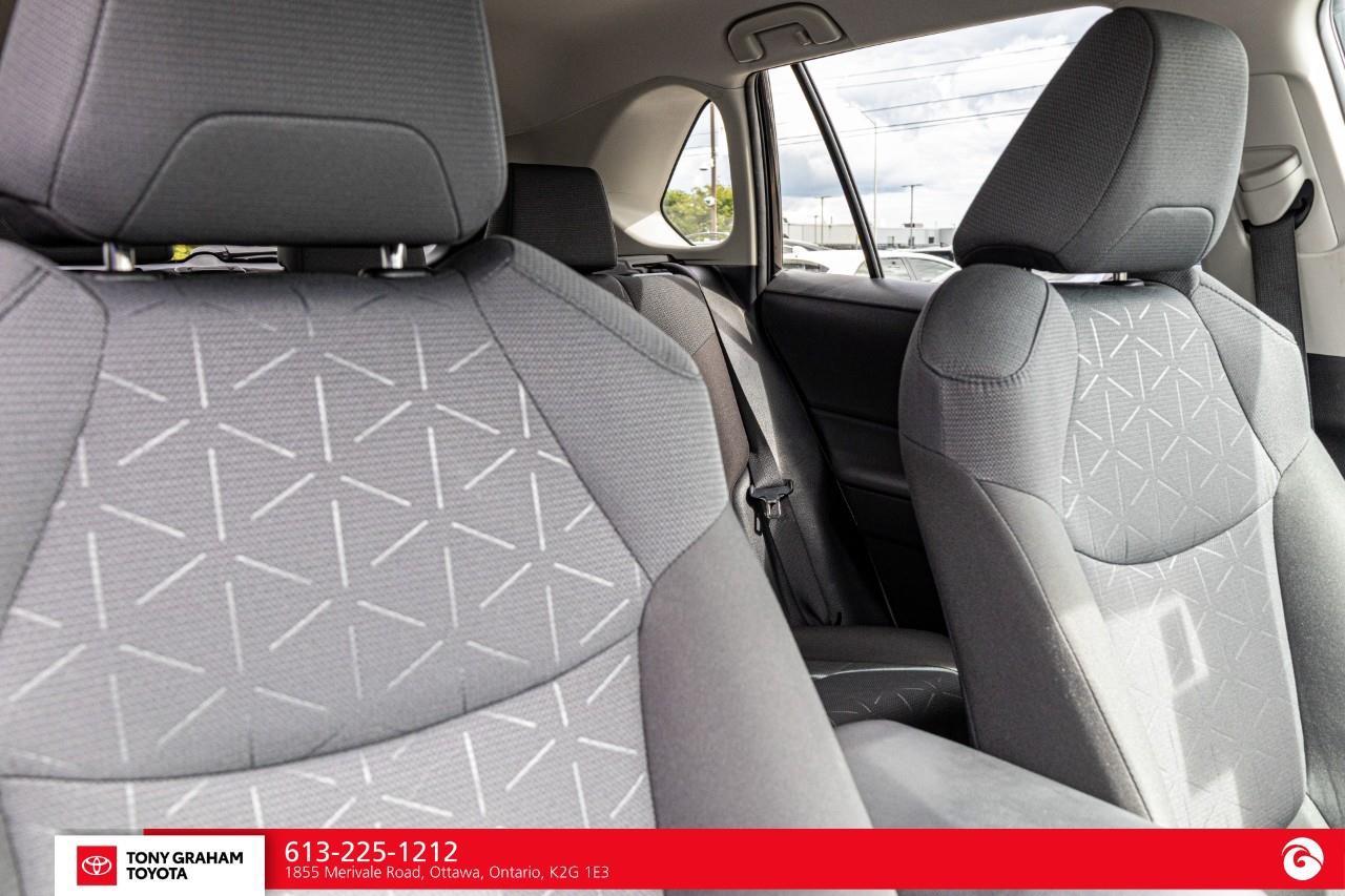 2025 Toyota RAV4 LE Photo