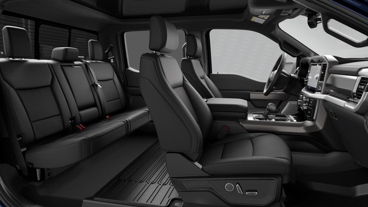 2026 Ford F-150 Lariat 4WD SuperCrew 5.5' Box Photo4