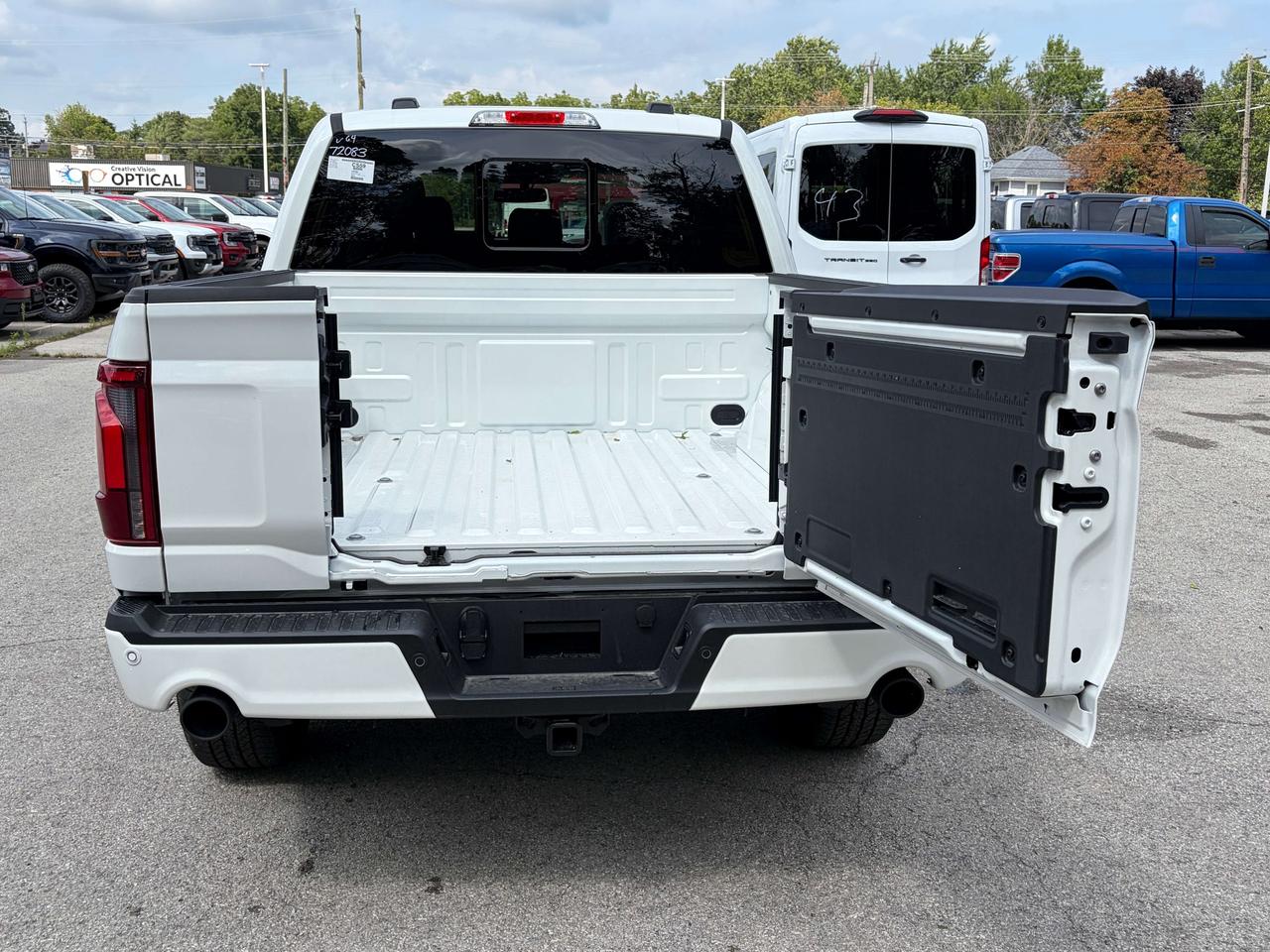 2026 Ford F-150 Lariat 4WD SuperCrew 5.5' Box Photo4