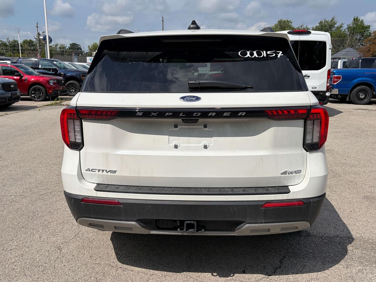 2026 Ford Explorer Active w/200A Pkg 4WD Photo3