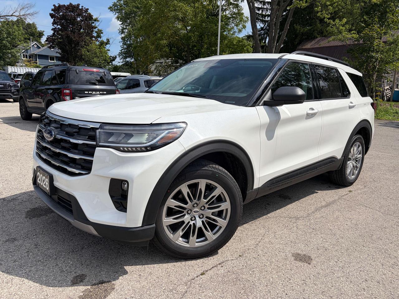 2026 Ford Explorer Active w/200A Pkg 4WD Photo0