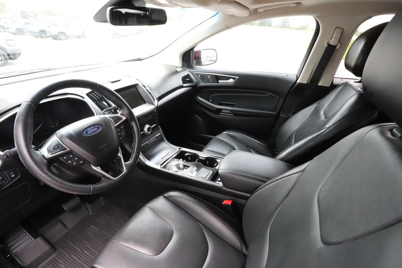 2019 Ford Edge Limited AWD Photo1