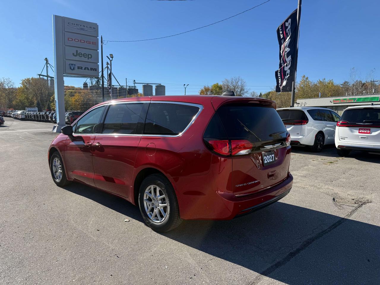 2027 Dodge Grand Caravan SXT Photo