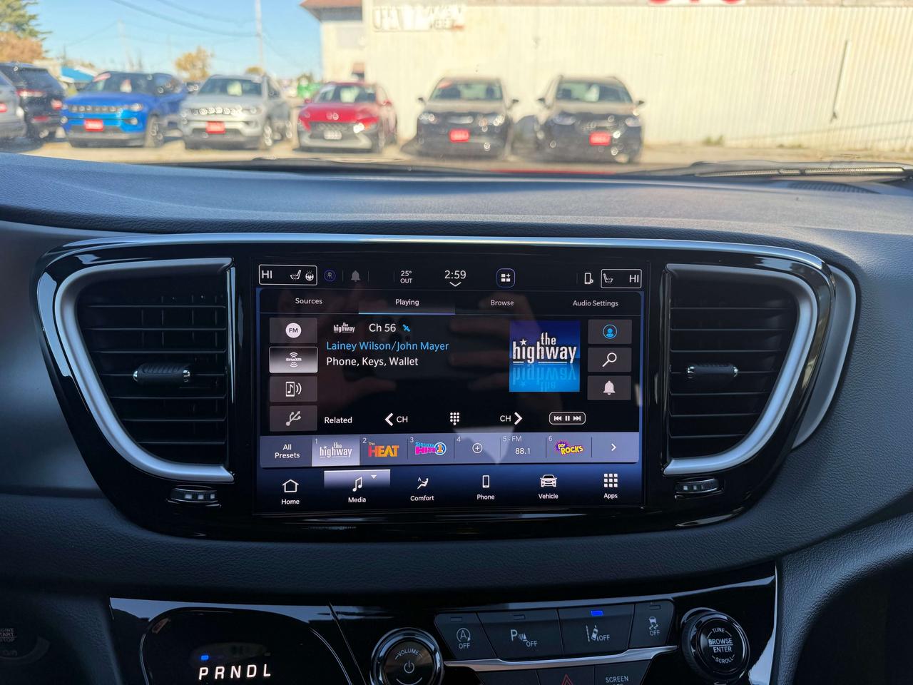 2027 Dodge Grand Caravan SXT Photo
