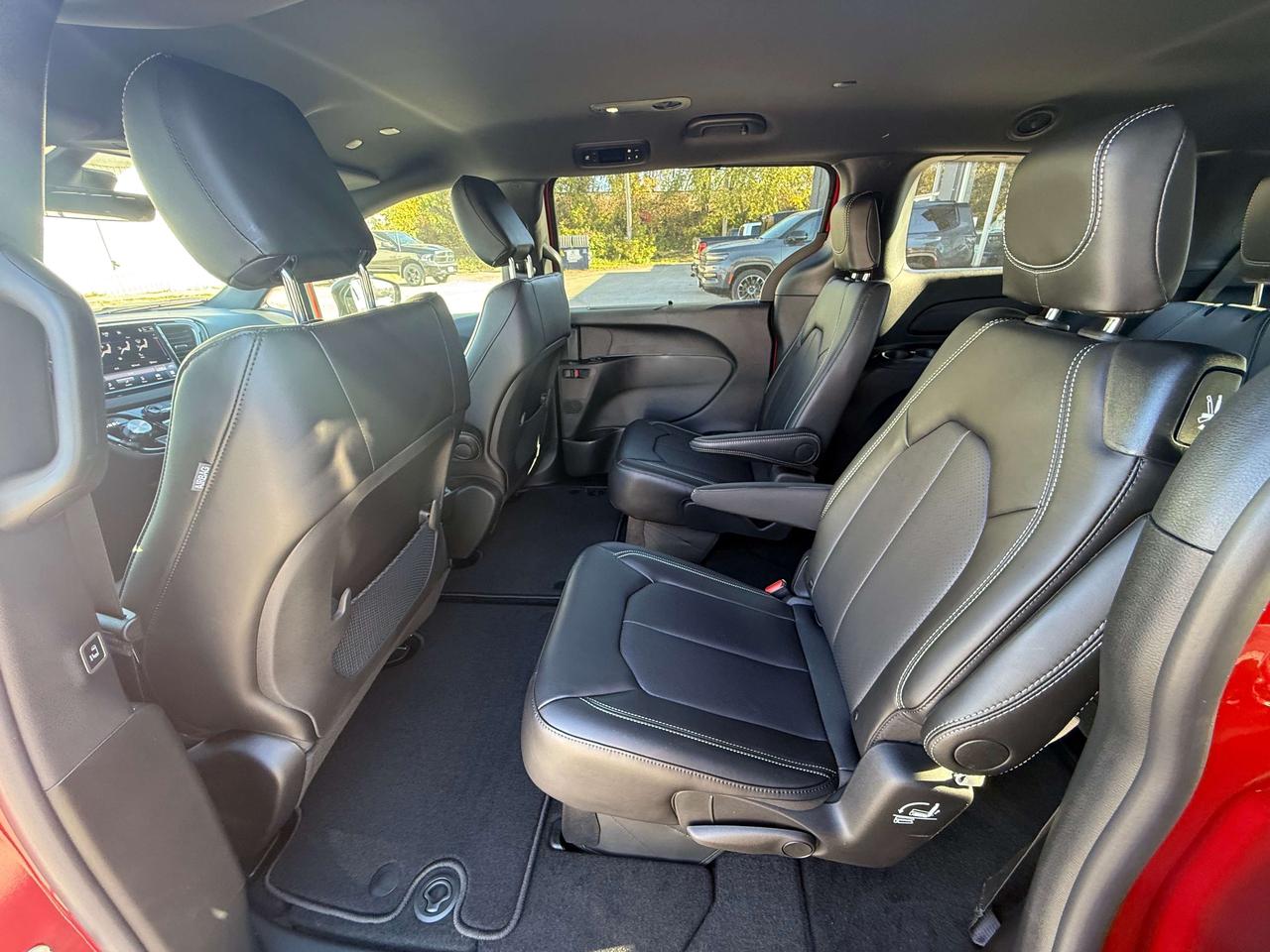 2027 Dodge Grand Caravan SXT Photo