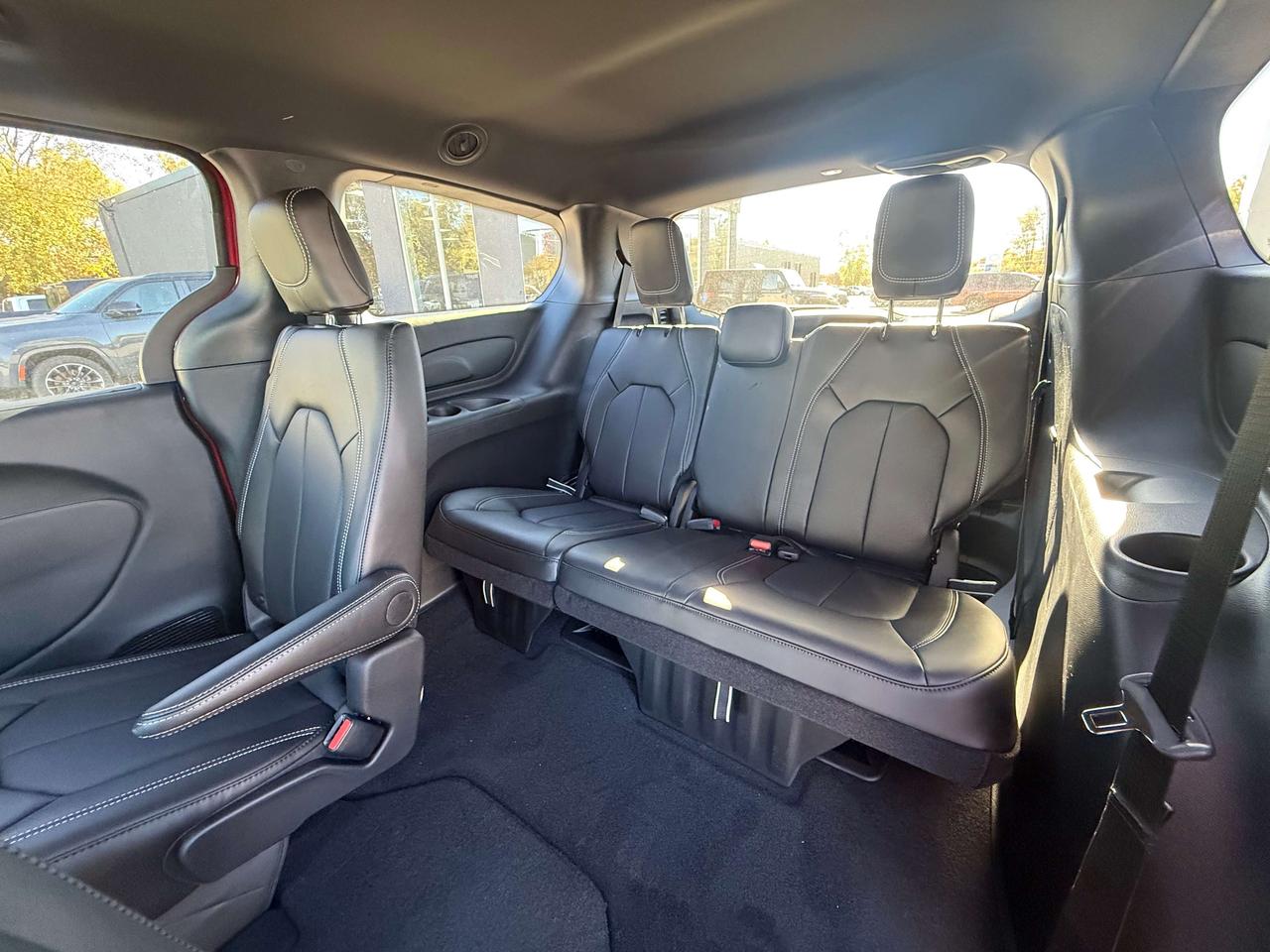 2027 Dodge Grand Caravan SXT Photo