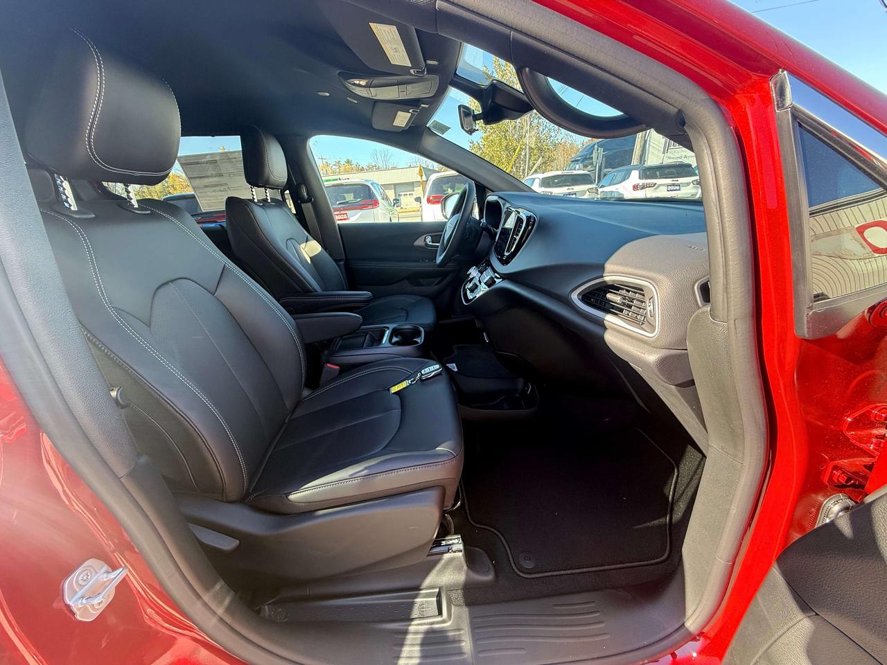 2027 Dodge Grand Caravan SXT Photo