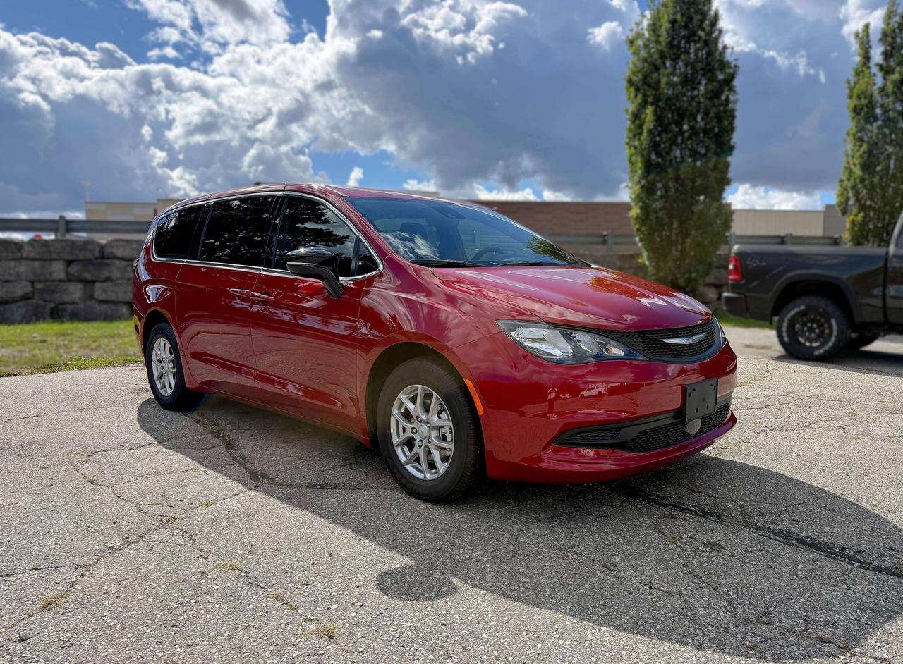 2027 Dodge Grand Caravan SXT 2WD Photo
