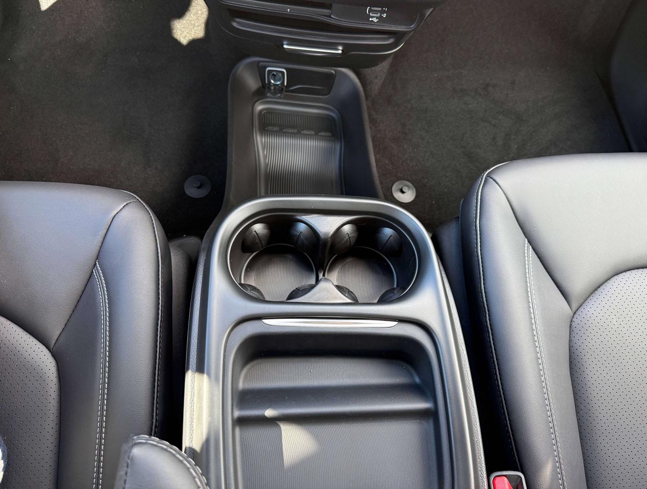 2027 Dodge Grand Caravan SXT 2WD Photo