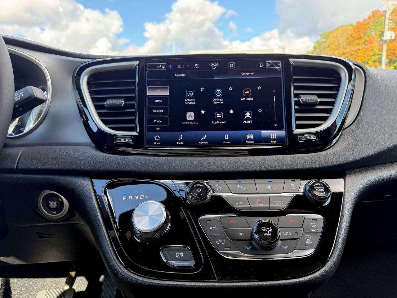 2027 Dodge Grand Caravan SXT 2WD Photo
