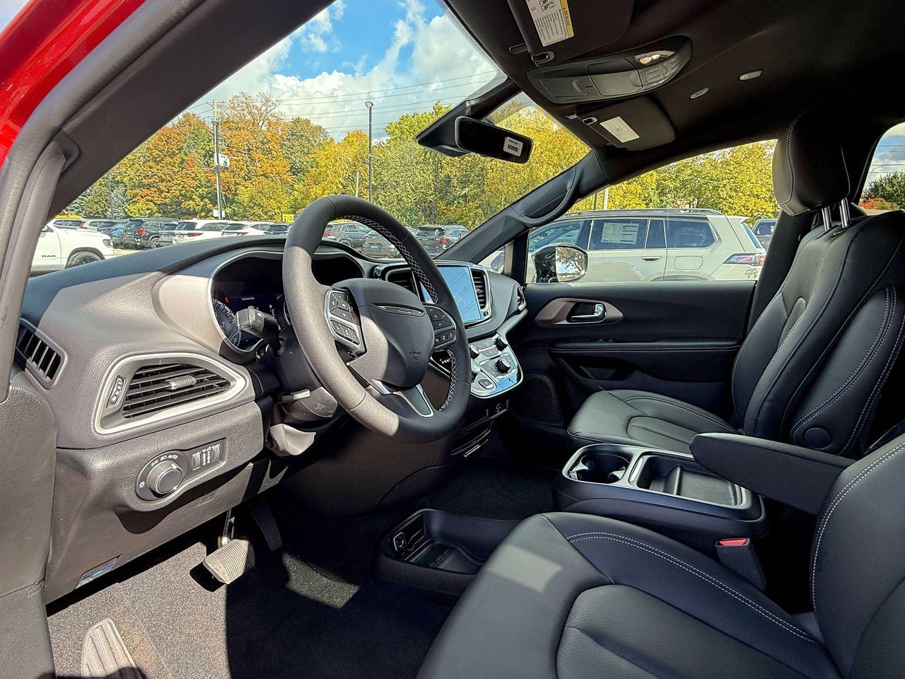 2027 Dodge Grand Caravan SXT 2WD Photo