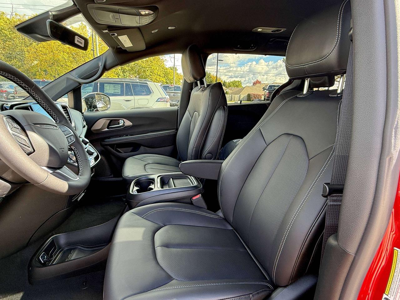 2027 Dodge Grand Caravan SXT 2WD Photo