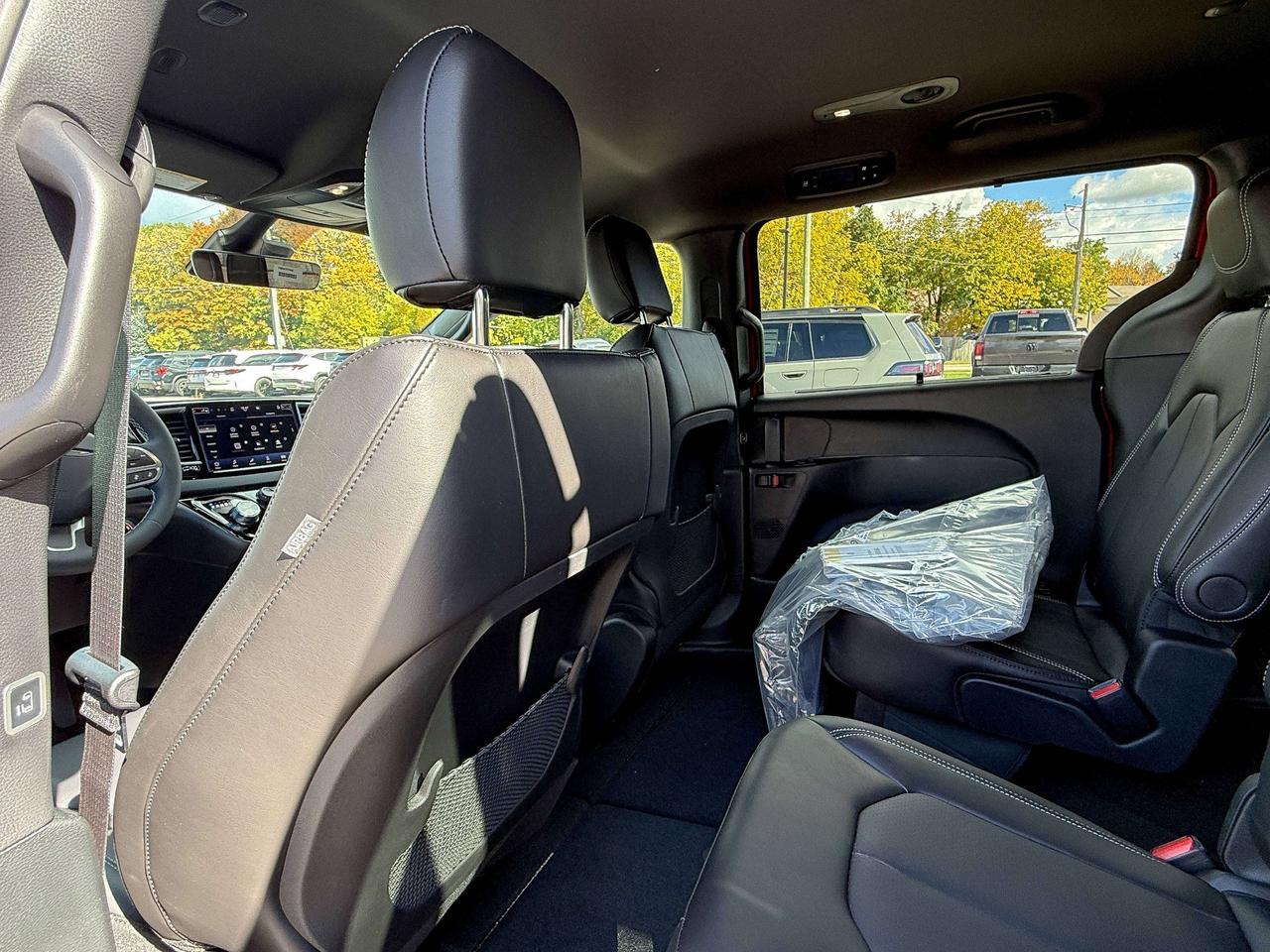 2027 Dodge Grand Caravan SXT 2WD Photo