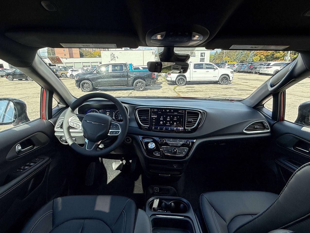 2027 Dodge Grand Caravan SXT 2WD Photo