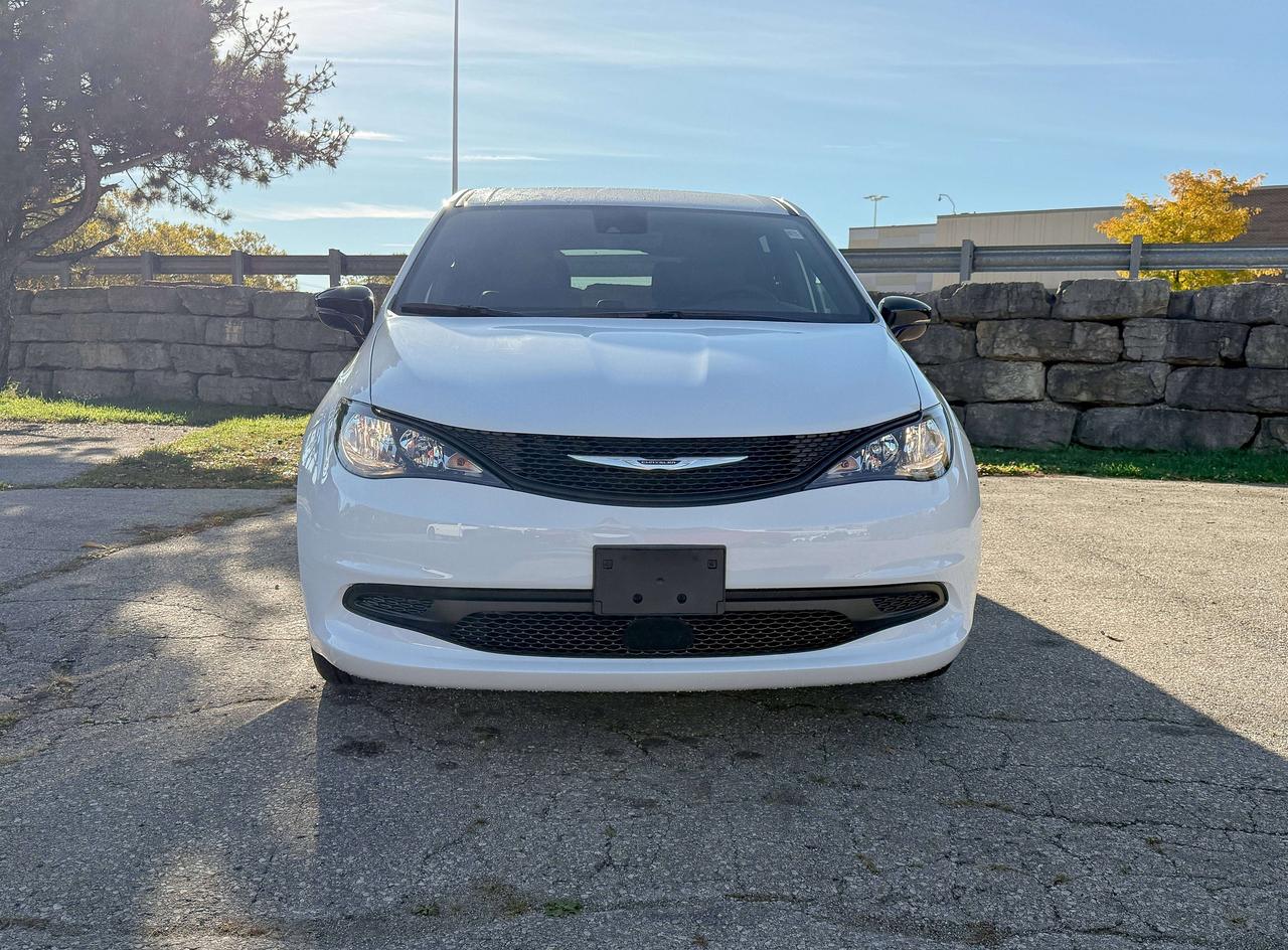 2027 Dodge Grand Caravan SXT 2WD Photo5