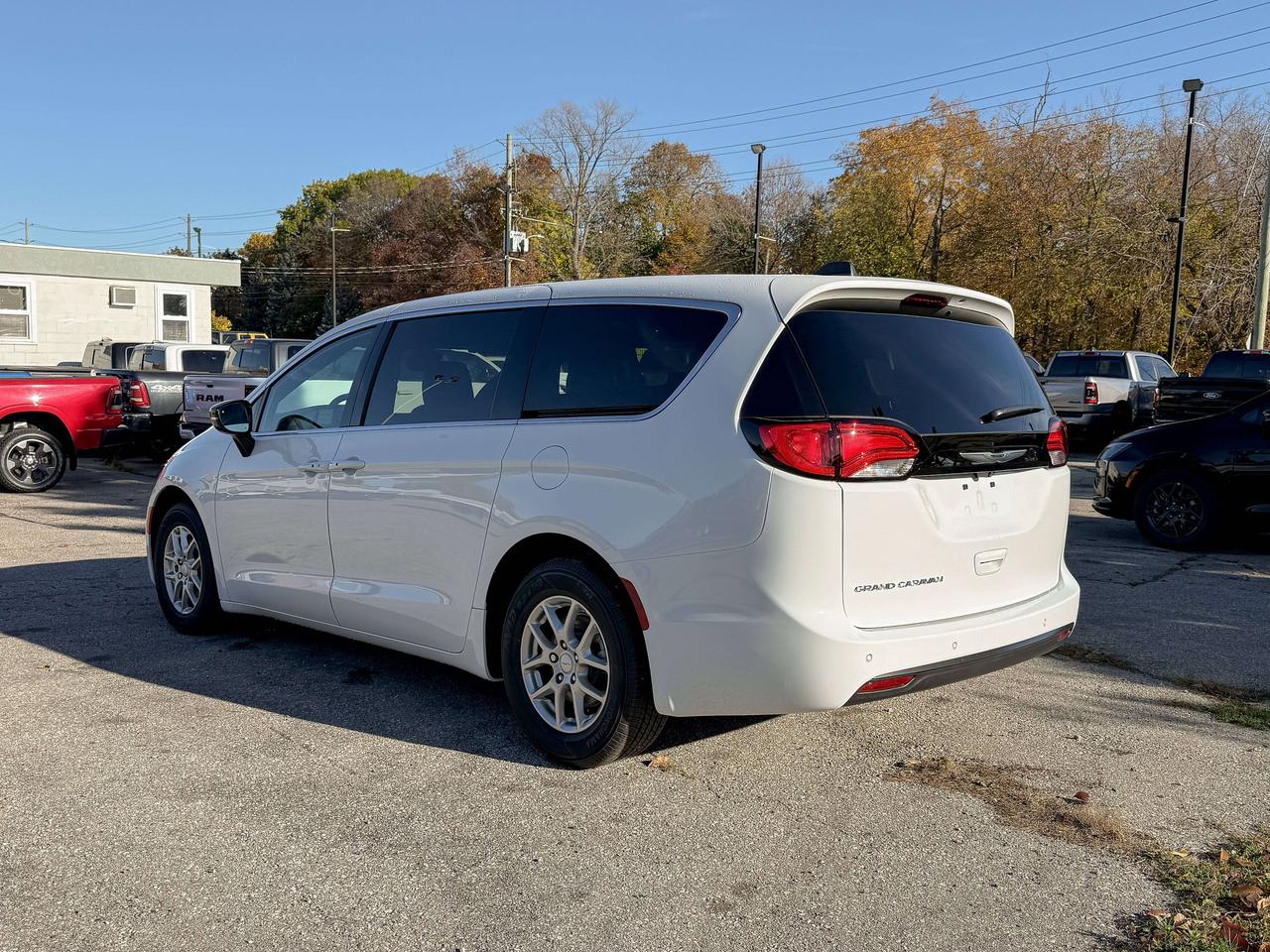 2027 Dodge Grand Caravan SXT 2WD Photo