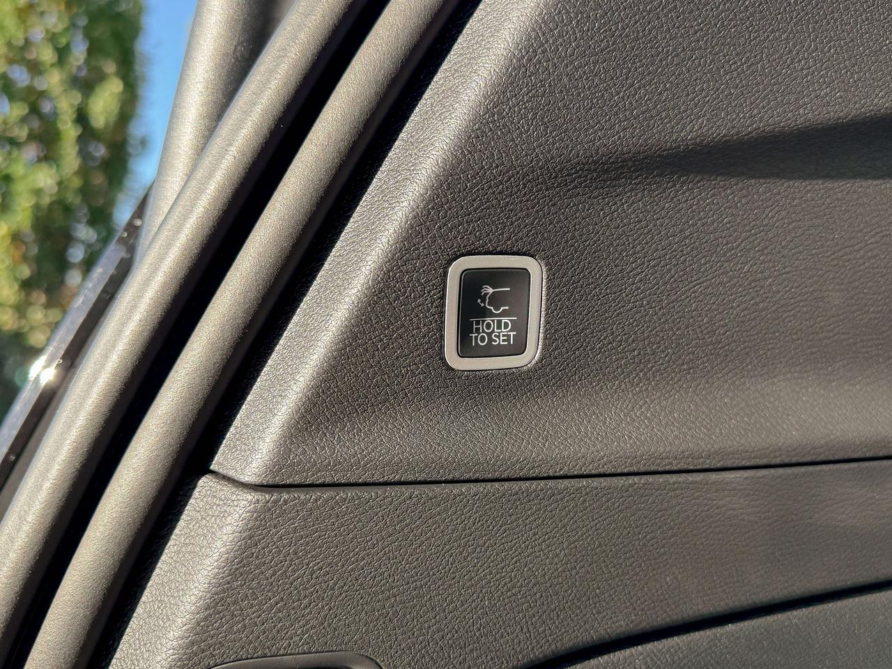 2027 Dodge Grand Caravan SXT 2WD Photo