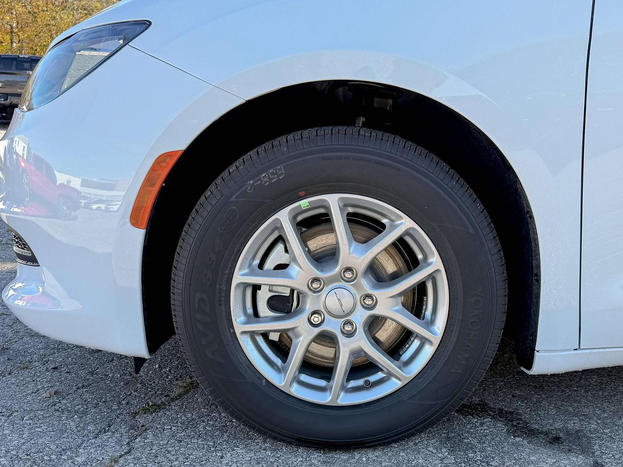 2027 Dodge Grand Caravan SXT 2WD Photo