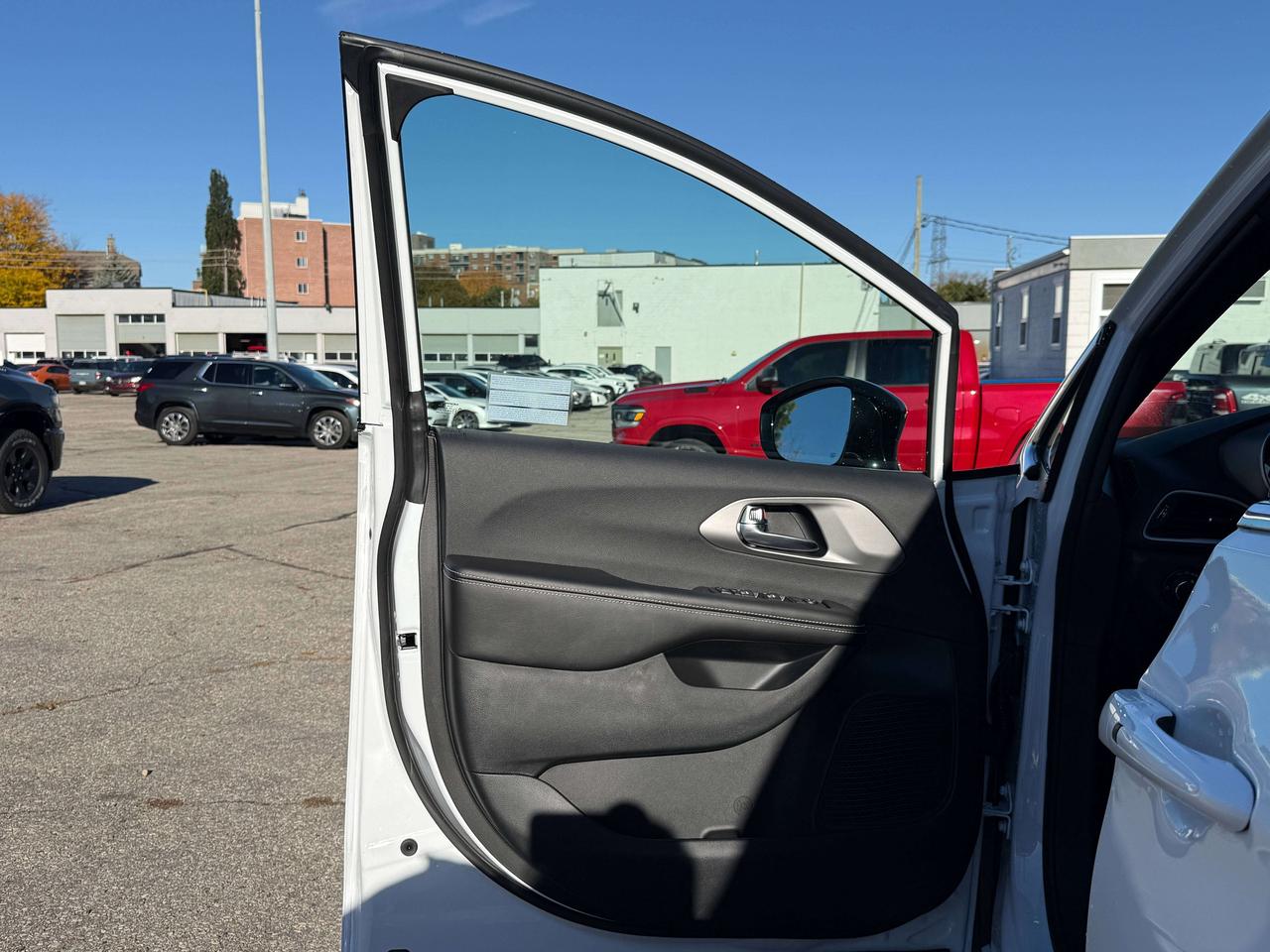 2027 Dodge Grand Caravan SXT 2WD Photo