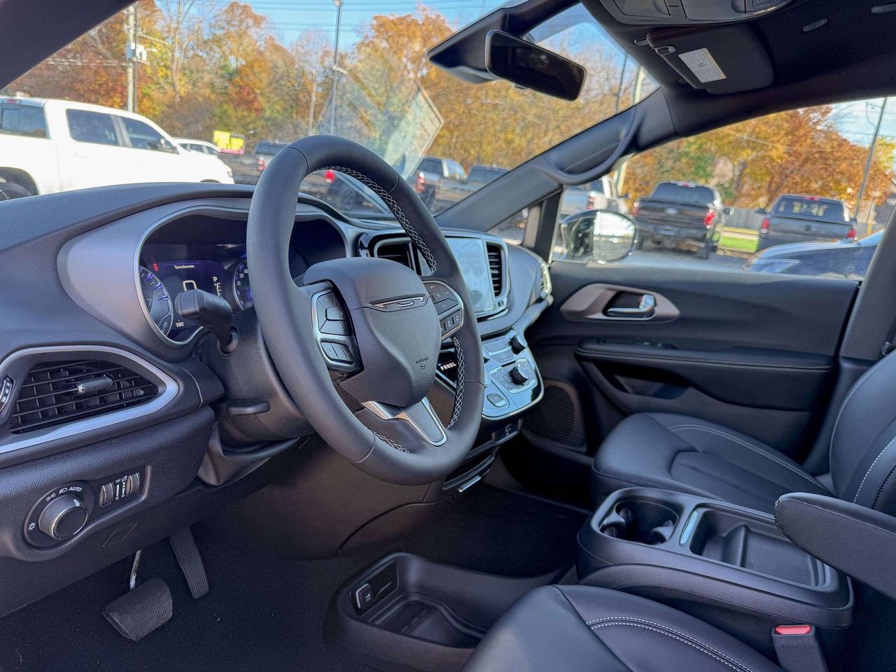 2027 Dodge Grand Caravan SXT 2WD Photo