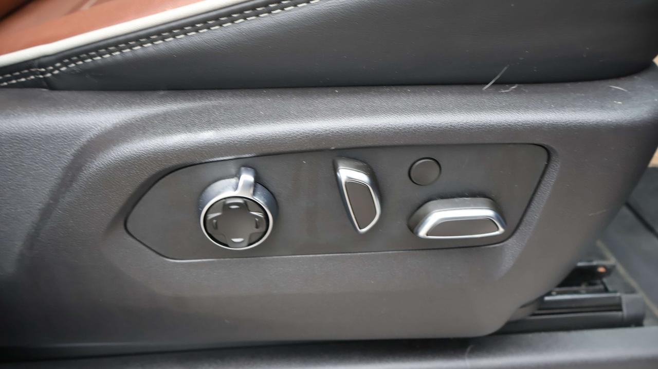 2024 GMC Sierra 1500 Denali Ultimate | Sunroof | Tow Hitch Photo