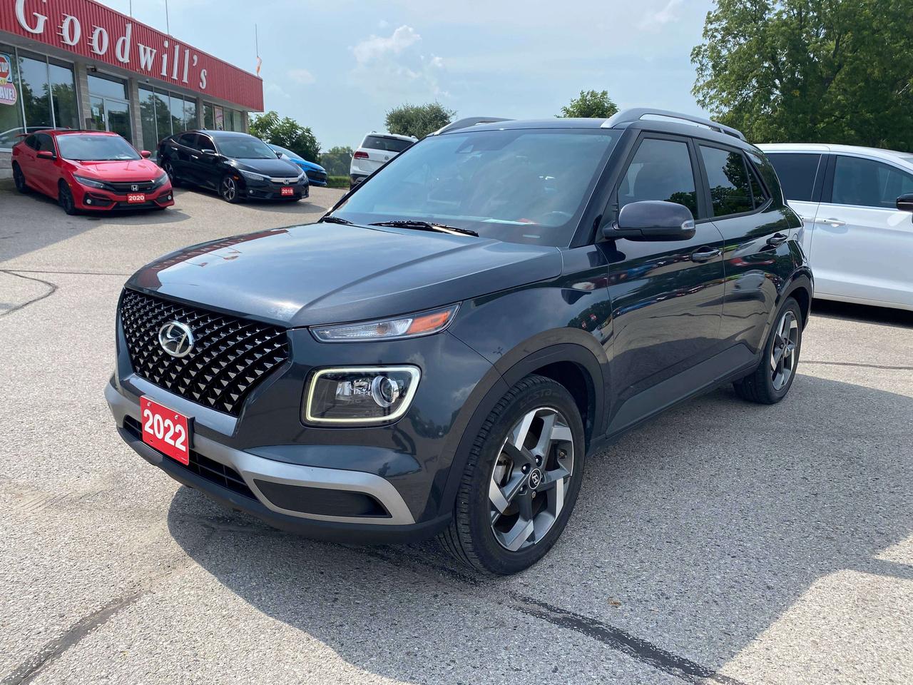 2022 Hyundai Venue ULTIMATE, CLEAN CARFAX, LOCAL TRADE, GREAT MILEAGE Photo