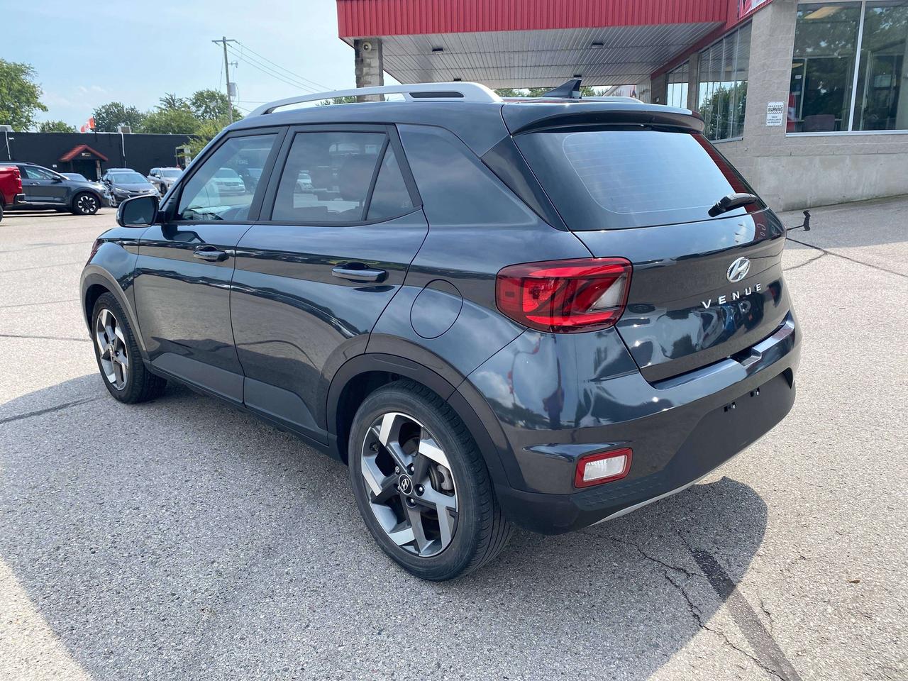 2022 Hyundai Venue ULTIMATE, CLEAN CARFAX, LOCAL TRADE, GREAT MILEAGE Photo