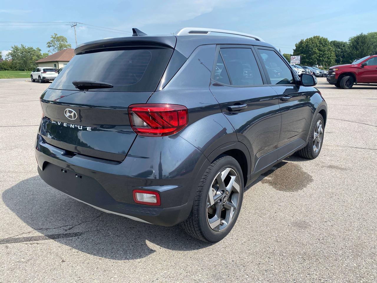 2022 Hyundai Venue ULTIMATE, CLEAN CARFAX, LOCAL TRADE, GREAT MILEAGE - Photo #8