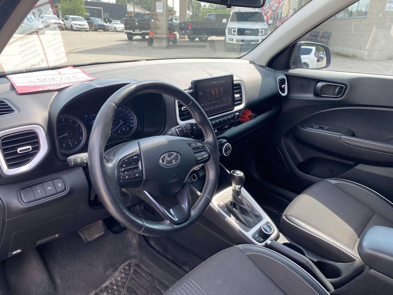 2022 Hyundai Venue ULTIMATE, CLEAN CARFAX, LOCAL TRADE, GREAT MILEAGE Photo