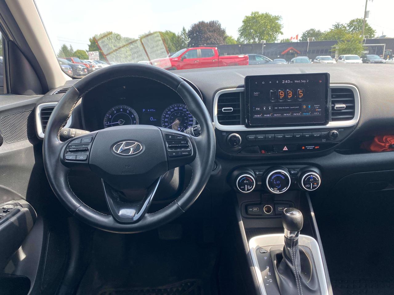 2022 Hyundai Venue ULTIMATE, CLEAN CARFAX, LOCAL TRADE, GREAT MILEAGE Photo