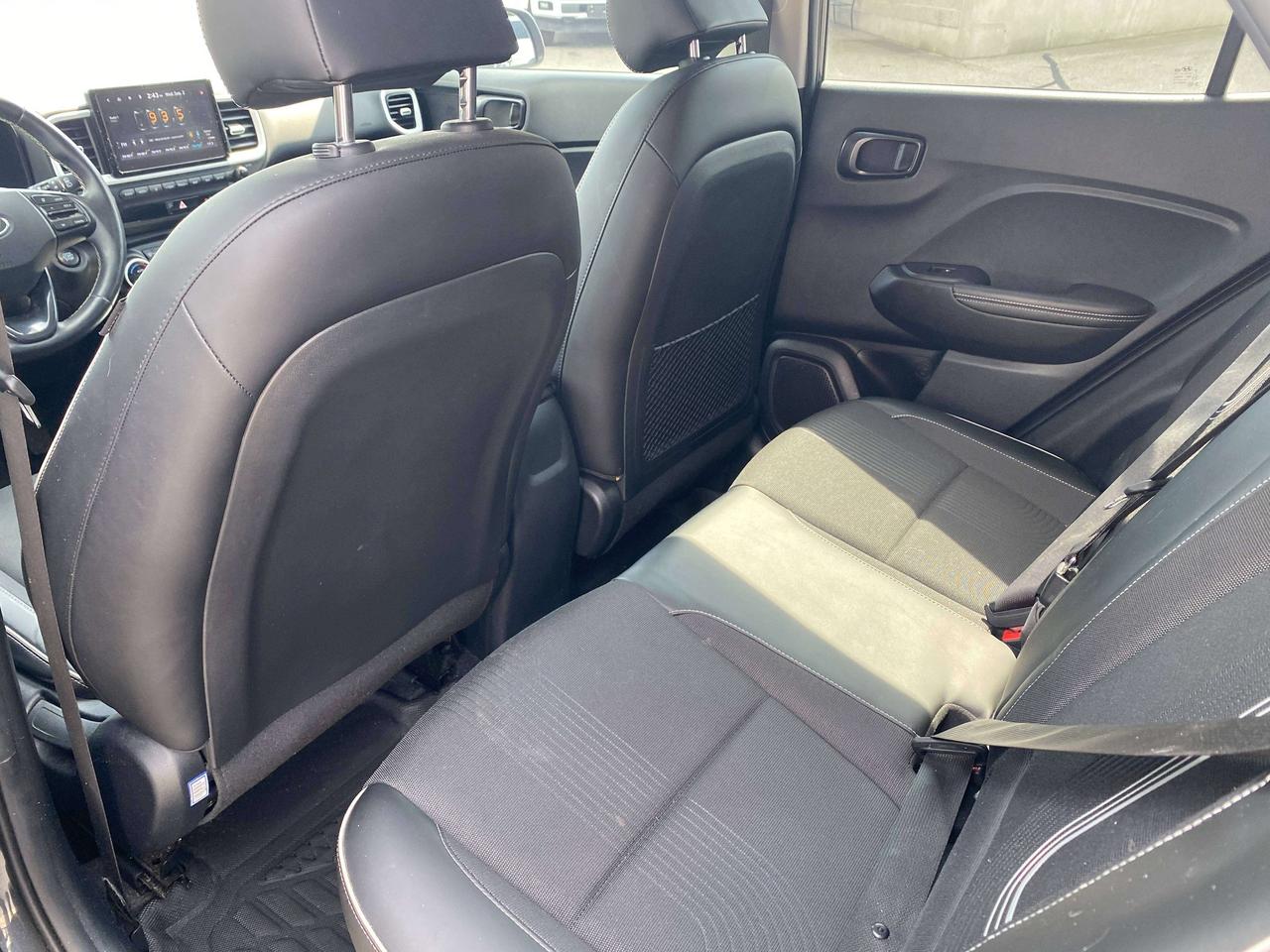 2022 Hyundai Venue ULTIMATE, CLEAN CARFAX, LOCAL TRADE, GREAT MILEAGE Photo