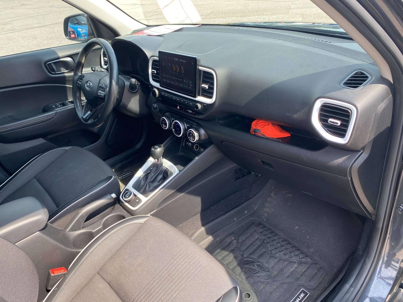 2022 Hyundai Venue ULTIMATE, CLEAN CARFAX, LOCAL TRADE, GREAT MILEAGE - Photo #24
