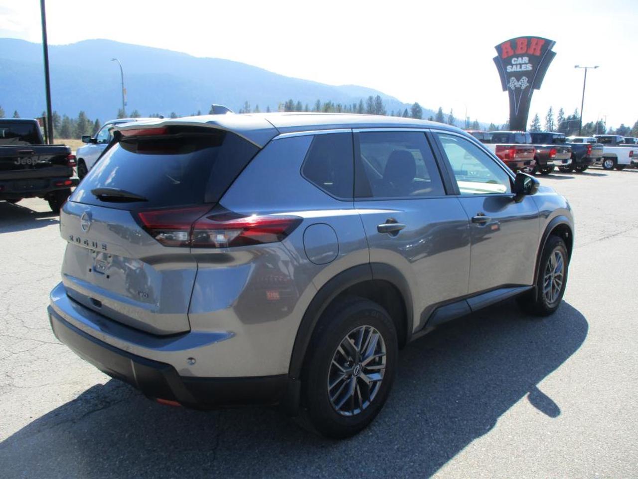 2024 Nissan Rogue S AWD - Photo #5