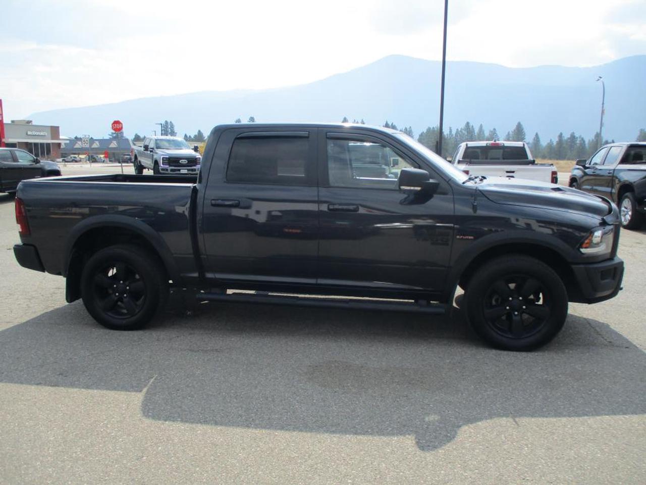 2019 RAM 1500 Classic WARLOCK CREW 4X4 - Photo #4