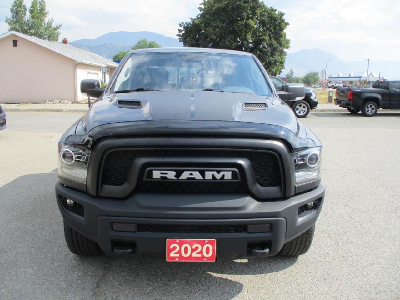 2019 RAM 1500 Classic WARLOCK CREW 4X4 - Photo #2