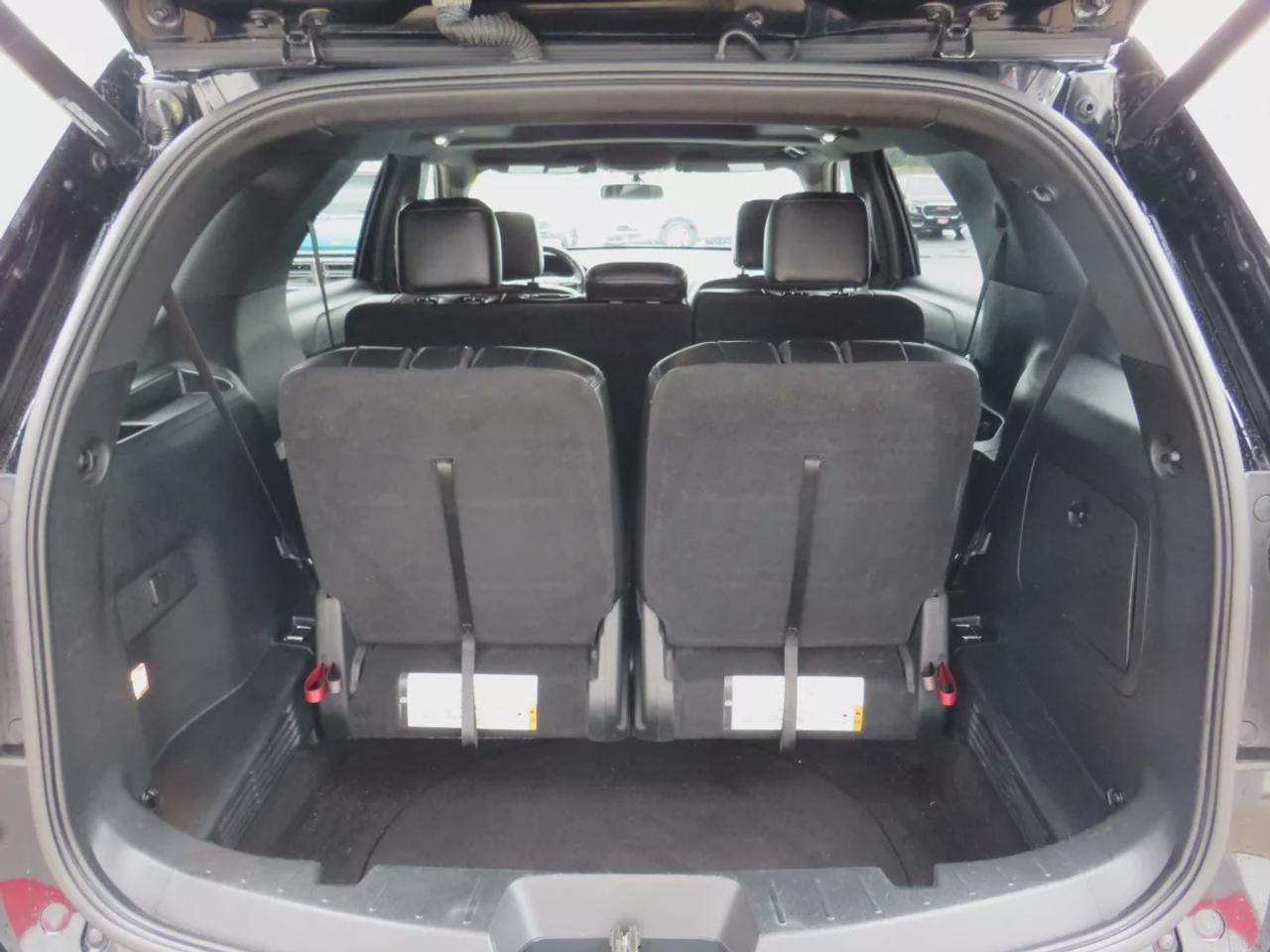 2018 Ford Explorer XLT | 4WD | Automatic | Alloy Wheels | Twin-Panel Moonroof | Power Liftgate | Dual-Zone Climate Control | Touchscreen | Navigation | Bluetooth | Back-Up Camera | Rear Park Assist | Remote Start | Cruise Control | Leather-Wrapped Steering Wheel | Garage Do Photo