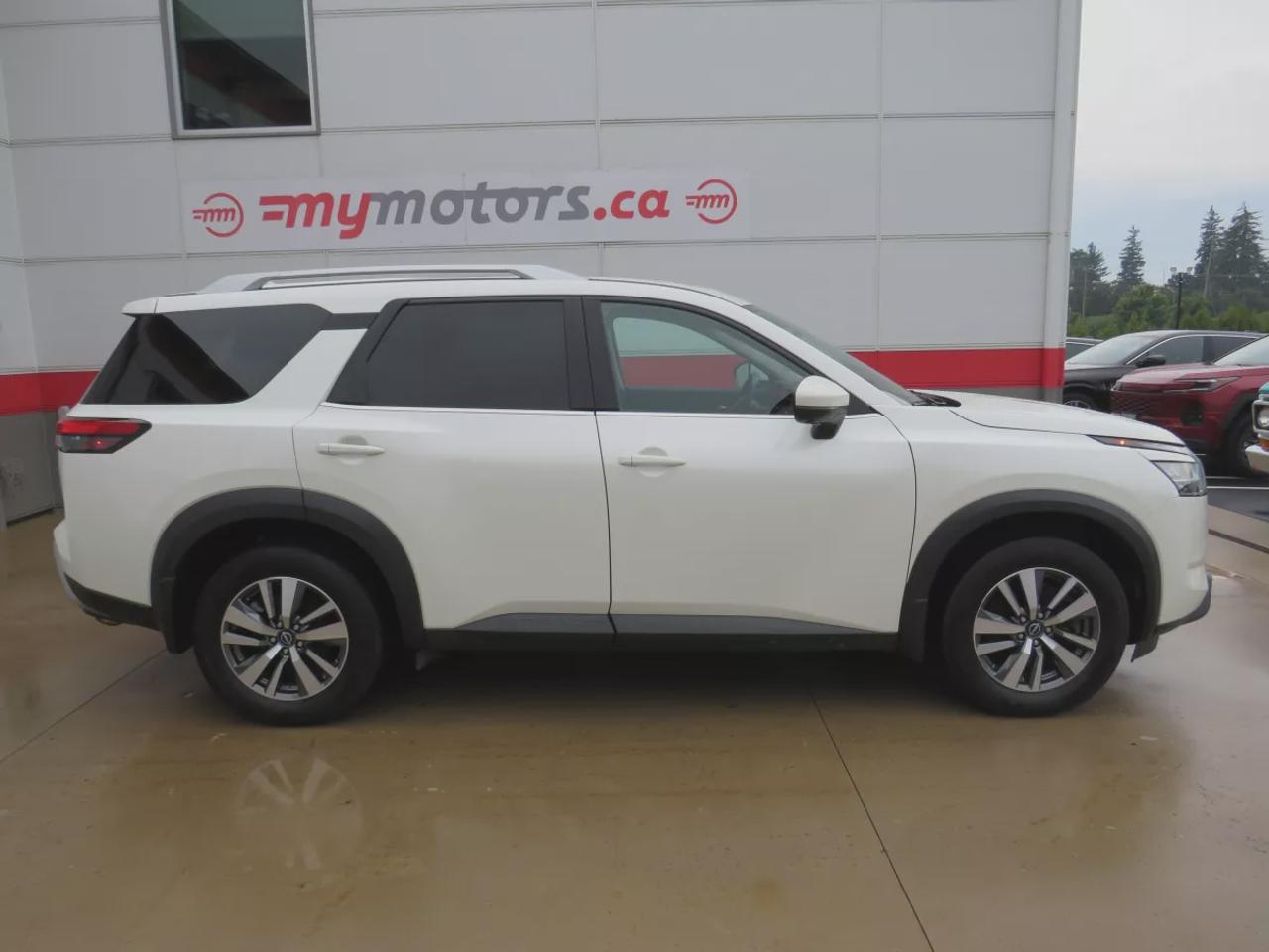 2024 Nissan Pathfinder SL | 4WD | 8 Passenger | Automatic | Alloy Wheels | Panoramic Moonroof | Leather Seats | Heated Front Seats | Heated Steering Wheel | Tri-Zone Climate Control | Touchscreen Display | Wireless Apple CarPlay & Android Auto | Wireless Charging | Bluetooth |  Photo
