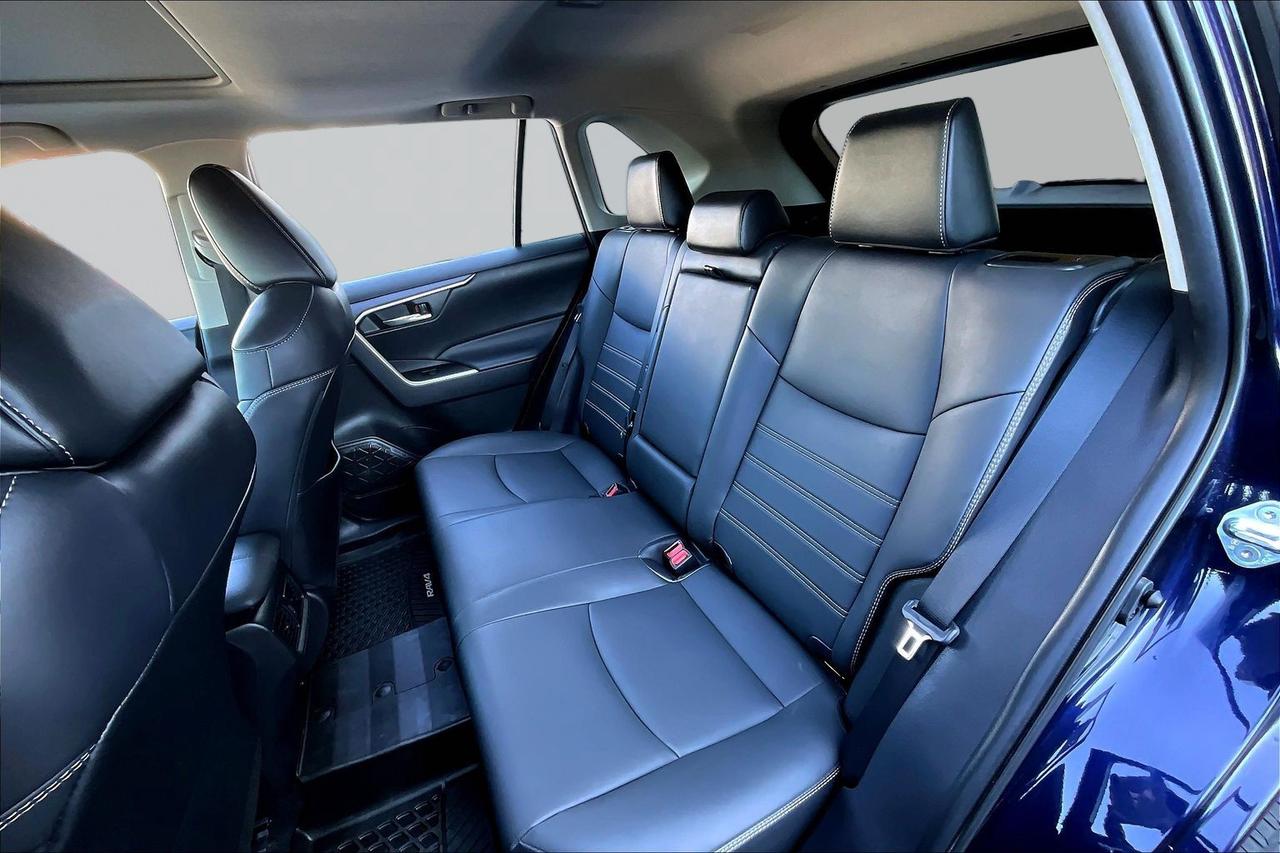 2021 Toyota RAV4 | Sunroof | Heated Seats | Heated Wheel Photo