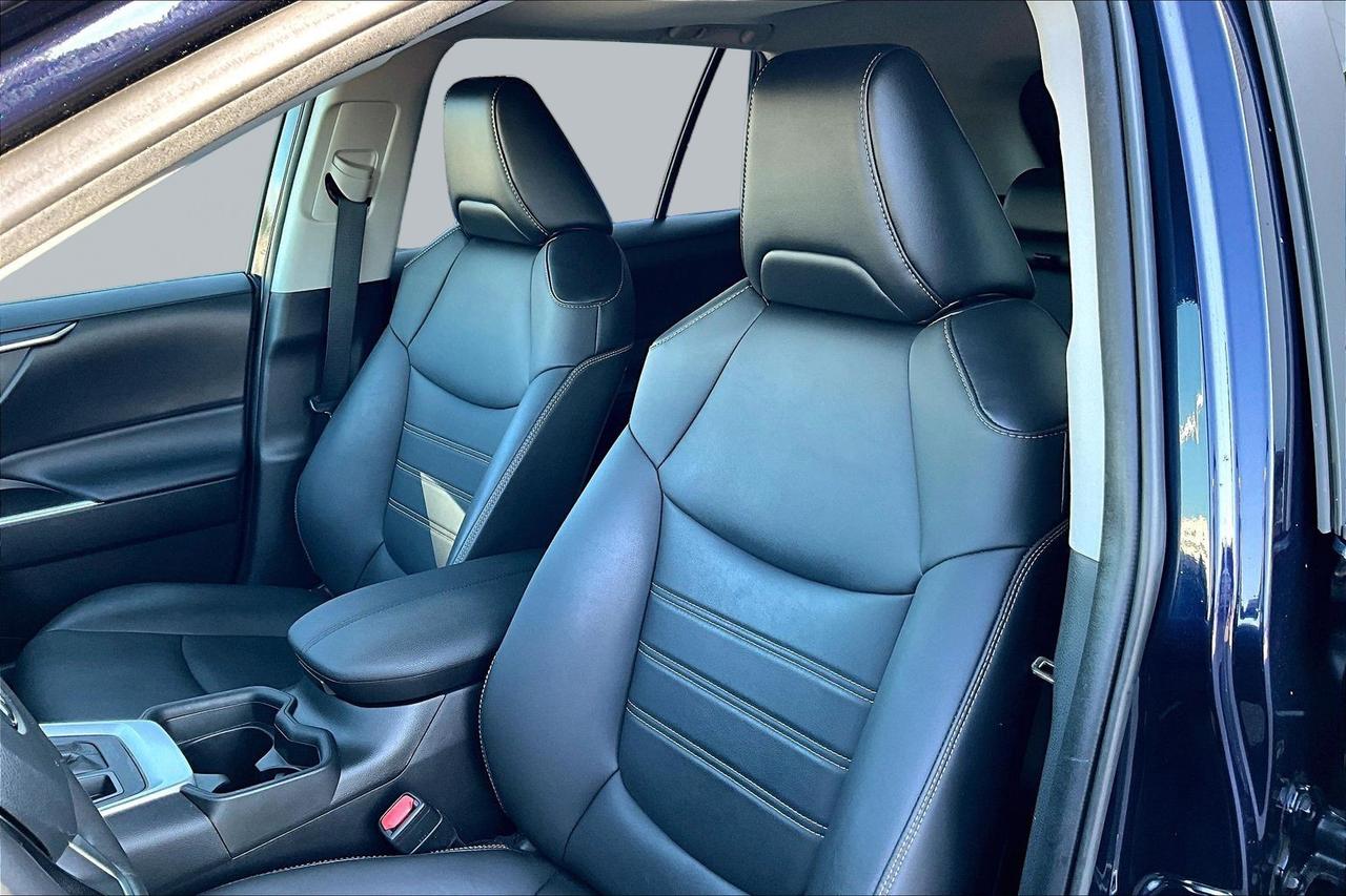 2021 Toyota RAV4 | Sunroof | Heated Seats | Heated Wheel Photo